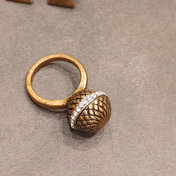 A Beautiful Bronze Set of Jewelry - Picture 6 of 11